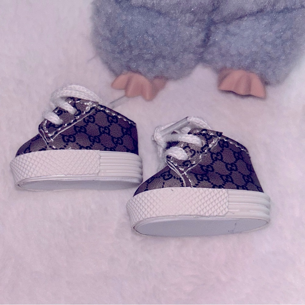 Labubu “Fashion” Shoes - Picture 3 of 6